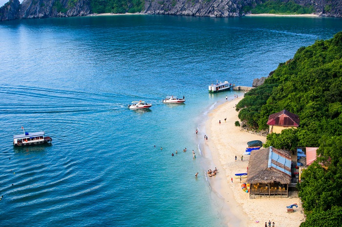 Ba Trai Dao Beach